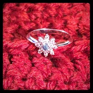 14K White Gold Flower Diamond Ring